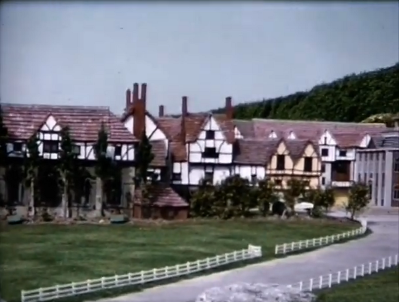 File:Hastings Model Village 1950s 11.png