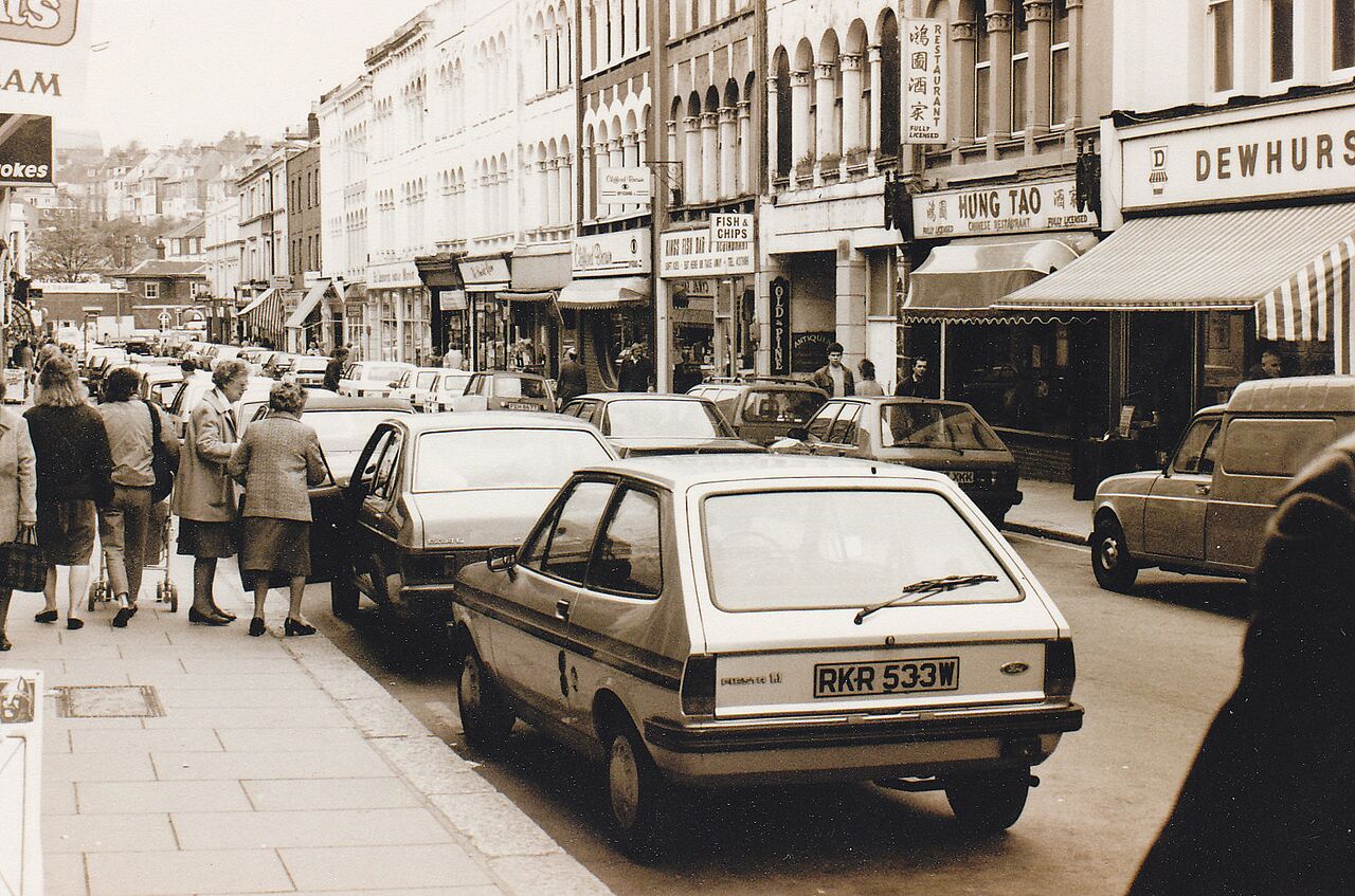 File:Kings Road, St.Leonards on sea.jpg
